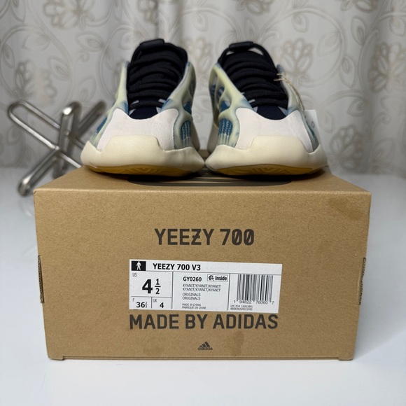 NWT Adidas Yeezy 700 V3 Kyanite Sneakers - Picture 13 of 15